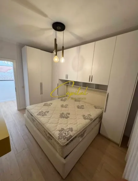 Tirane, jepet me qera apartament 1+1 Kati 7, 70 m² 500 € (ASTIR)
