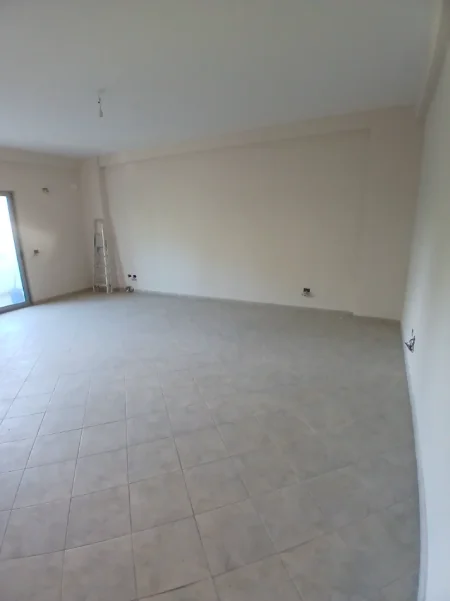 Tirane, shitet apartament 2+1+Ballkon Kati 2, 108 m² 131.000 € (Kasem Shima, Kashar)