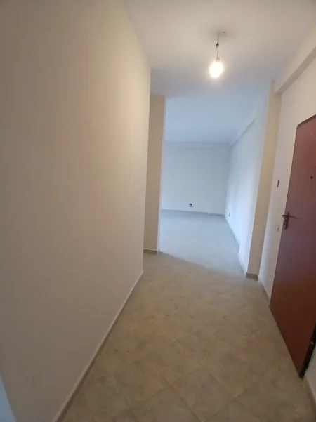 Tirane, shitet apartament 2+1+Ballkon Kati 2, 108 m² 131.000 € (Kasem Shima, Kashar)