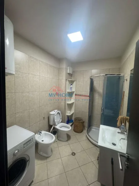 Tirane, jepet me qera apartament 2+1+Ballkon Kati 3, 110 m² 650 € (Don Bosko)