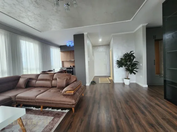 Tirane, jepet me qera apartament 2+1+Aneks+Ballkon Kati 10, 1.500 m² 1.500 € (Rruga e Elbasanit)