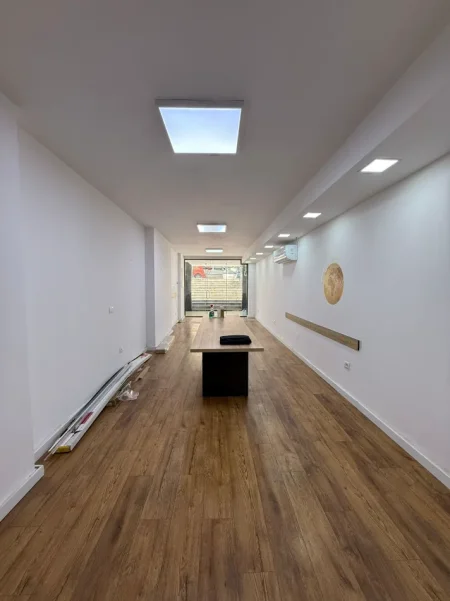 Tirane, jepet me qera ambjent biznesi Kati 0, 44 m² 630 € (Rruga Dritan Hoxha)