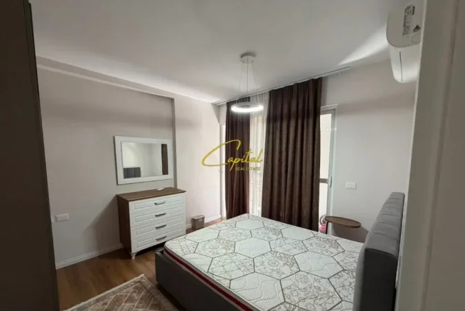 Tirane, jepet me qera apartament 2+1 Kati 2, 70 m² 750 € (RRUGA E BARRIKADAVE)