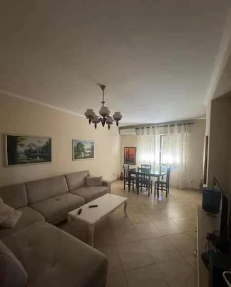 Tirane, jepet me qera apartament 2+1 Kati 3, 110 m² 650 € (Don Bosco , pran Dental Turk)