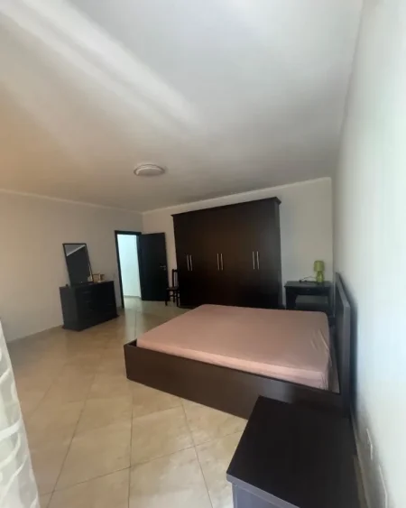 Tirane, jepet me qera apartament 2+1 Kati 3, 110 m² 650 € (Don Bosco , pran Dental Turk)