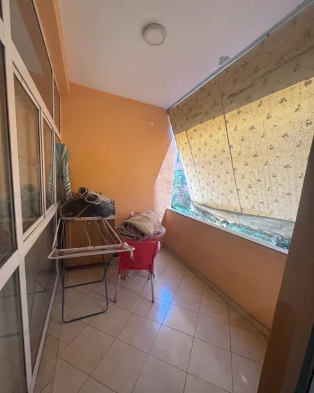 Tirane, jepet me qera apartament 2+1 Kati 3, 110 m² 650 € (Don Bosco , pran Dental Turk)