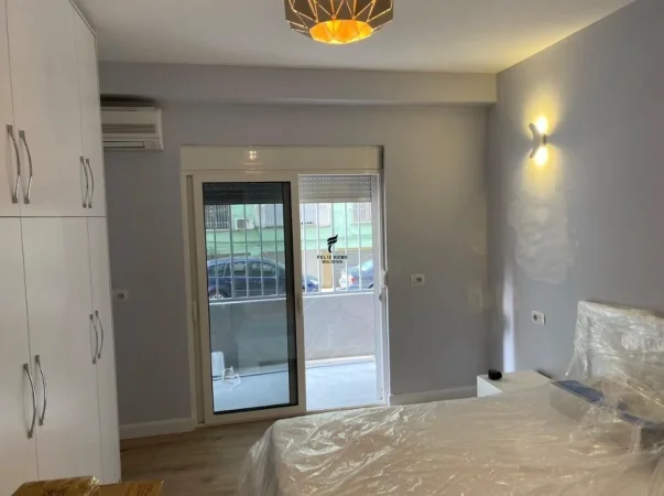 Tirane, jepet me qera apartament 1+1 Kati 2, 65 m² 600 € (SHESHI WILLSON)