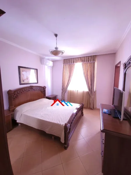 Tirane, jepet me qera apartament 2+1+Ballkon Kati 8, 128 m² 750 € (BULEVARDI GJERGJ FISHTA)