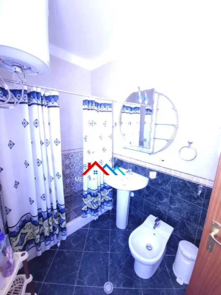 Tirane, jepet me qera apartament 2+1+Ballkon Kati 8, 128 m² 750 € (BULEVARDI GJERGJ FISHTA)