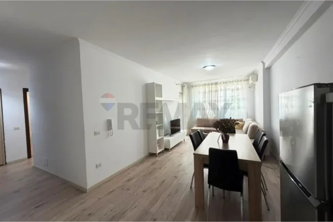 Shqiperi, jepet me qera apartament 2+1 , 90 m² 620 € (Frosina Plaku)