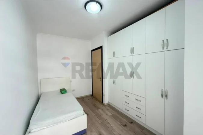 Shqiperi, jepet me qera apartament 2+1 , 90 m² 620 € (Frosina Plaku)