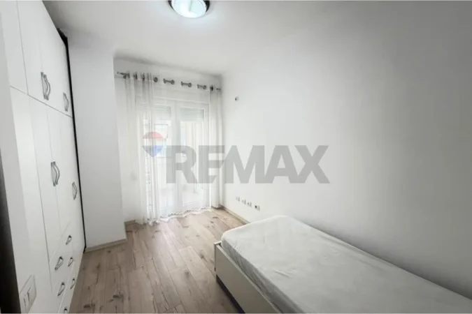 Shqiperi, jepet me qera apartament 2+1 , 90 m² 620 € (Frosina Plaku)