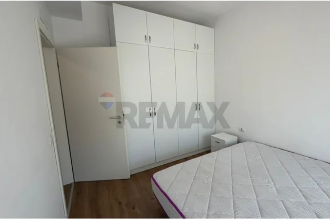 Tirane, jepet me qera 1+1+Ballkon Kati 3, 55 m² 370 € 