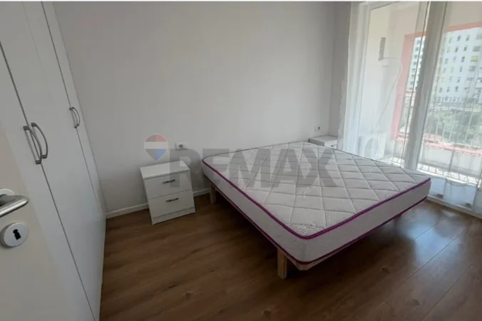 Tirane, jepet me qera 1+1+Ballkon Kati 3, 55 m² 370 € 