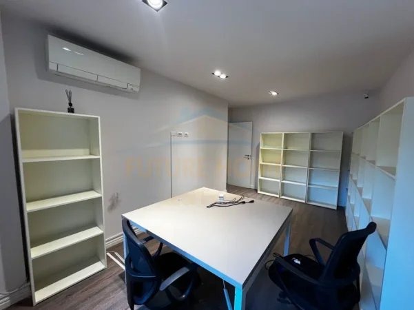 Tirane, shitet apartament 3+1+Ballkon Kati 9, 166 m² 498.449 € (Zogu i zi)