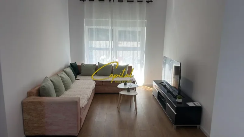 Tirane, jepet me qera apartament 2+1 Kati 7, 96 m² 500 € (ALI DEMI)