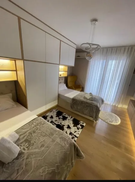 Tirane, jepet me qera apartament 2+1 Kati 5, 70 m² 650 € 