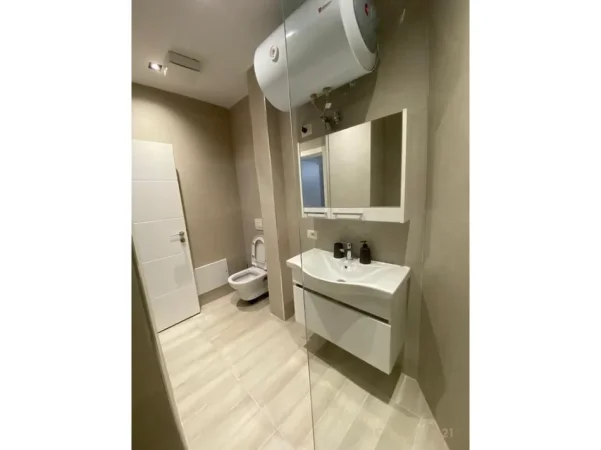Tirane, jepet me qera apartament 1+1 Kati 2, 65 m² 550 € (Inxhinieria e Ndertimit)