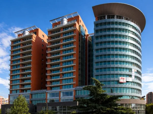 Tirane, shitet dyqan Kati 1, 50 m² 290.000 € (ETC)