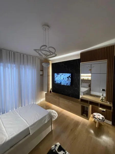 Tirane, jepet me qera apartament 2+1 , 80 m² 650 € (përballë Delijorgjit)