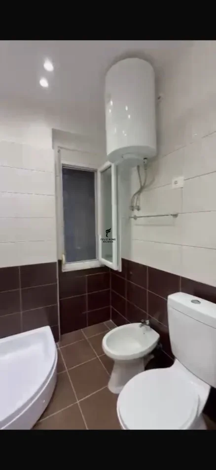 Tirane, jepet me qera apartament 1+1 Kati 7, 70 m² 500 € (ASTIR)