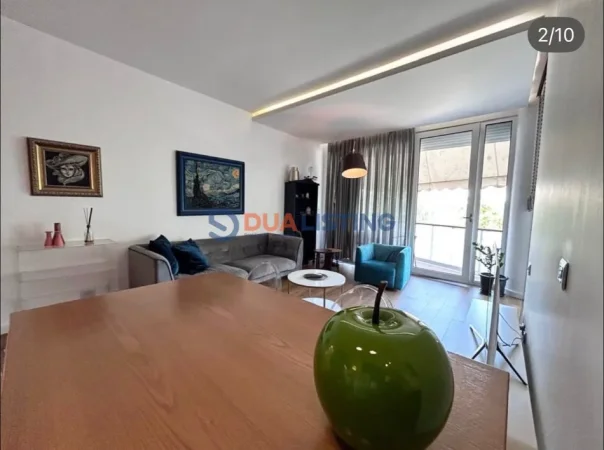 Tirane, jepet me qera apartament 2+1 , 900 € 