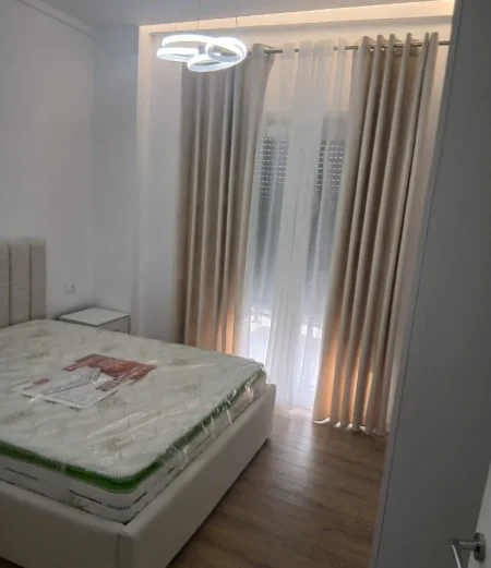 Tirane, jepet me qera apartament 2+1 , 90 m² 499 € 