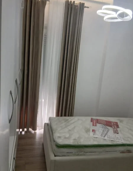 Tirane, jepet me qera apartament 2+1 , 90 m² 499 € 