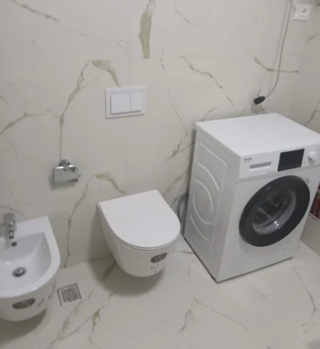 Tirane, jepet me qera apartament 2+1 , 90 m² 499 € 