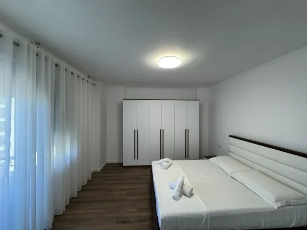 Durres, jepet me qera 1+1 Kati 9, 58 m² 450 € (Shkembi i Kavajes)