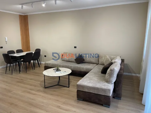 Tirane, jepet me qera apartament 1+1 , 950 € 