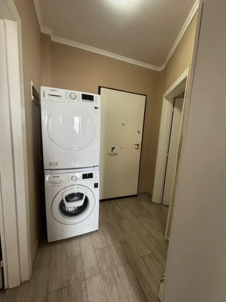 Tirane, jepet me qera apartament 1+1 Kati 7, 55 m² 600 € (ASTIR)