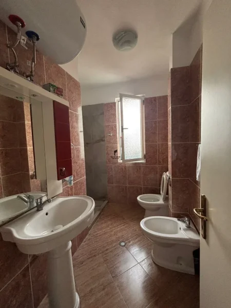 Tirane, jepet me qera apartament 1+1 Kati 7, 55 m² 600 € (ASTIR)