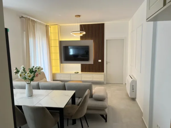 Tirane, jepet me qera apartament 2+1 ,
