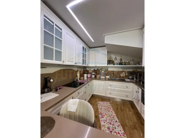 Tirane, shes apartament duplex 3+1+Ballkon Kati 1, 181 m² 310.000 € (Rezidenca Kodra e Diellit 2)