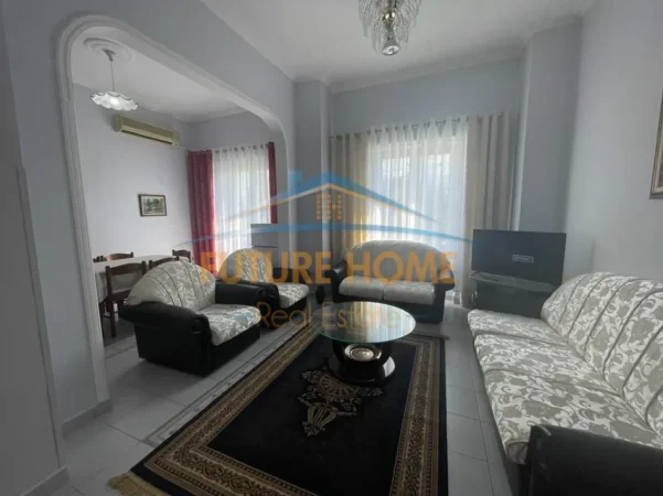 Tirane, jepet me qera apartament 2+1 Kati 4, 75 m² 700 € (SHALLVARET)