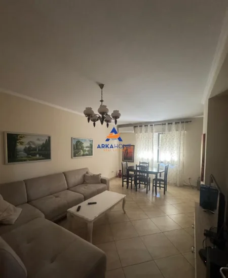 Tirane, jepet me qera apartament 2+1+Ballkon Kati 3, 110 m² 692 € 