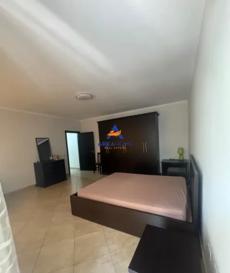 Tirane, jepet me qera apartament 2+1+Ballkon Kati 3, 110 m² 692 € 