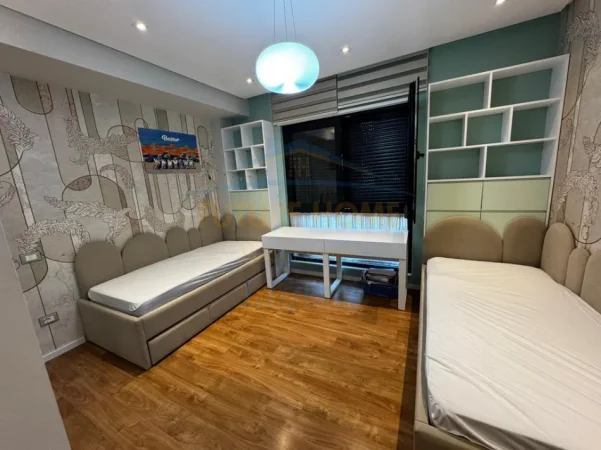 Tirane, jepet me qera apartament 2+1+PARKIM, Kati 0, 116 m² 1.600 € (LIQENI I THATE)