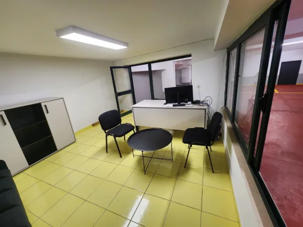 Tirane, shitet garazh | post parkimi Kati -1, 677 m² 700.000 € (Rruga e Durresit)