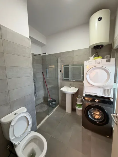 Tirane, shitet apartament 1+1 Kati 3, 43 m² (Ali Demi)