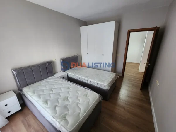 Tirane, jepet me qera apartament 2+1 , 700 € 