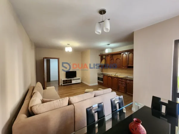 Tirane, jepet me qera apartament 2+1 , 700 € 