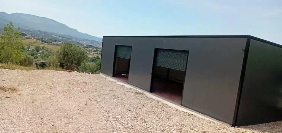 Tirane, jepet me qera ambjent biznesi Kati 0, 560 m² 800 € (PASKUQAN)