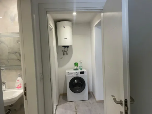 Tirane, jepet me qera 2+1+Aneks+Ballkon Kati 1, 700 €