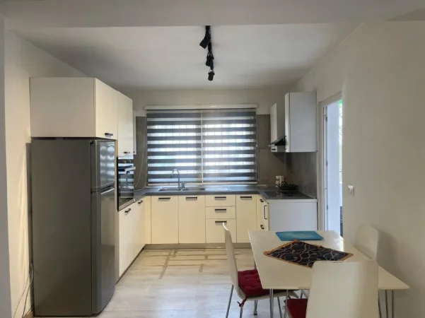 Tirane, jepet me qera 2+1+Aneks+Ballkon Kati 1, 700 €