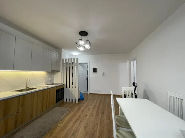 Tirane, jepet me qera apartament 2+1 Kati 3, 110 m² 900 € (Kodra e Diellit)