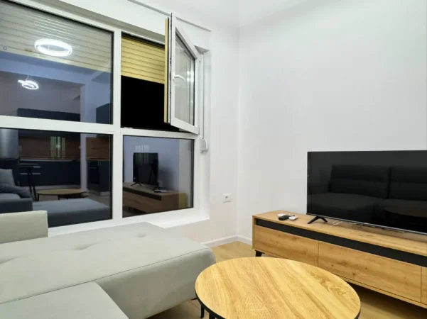 Tirane, jepet me qera apartament 2+1 , 70 m² (Ali Demi)
