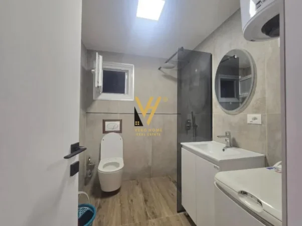 Tirane, jepet me qera zyre Kati 2, 78 m² 750 € (BRRYL)