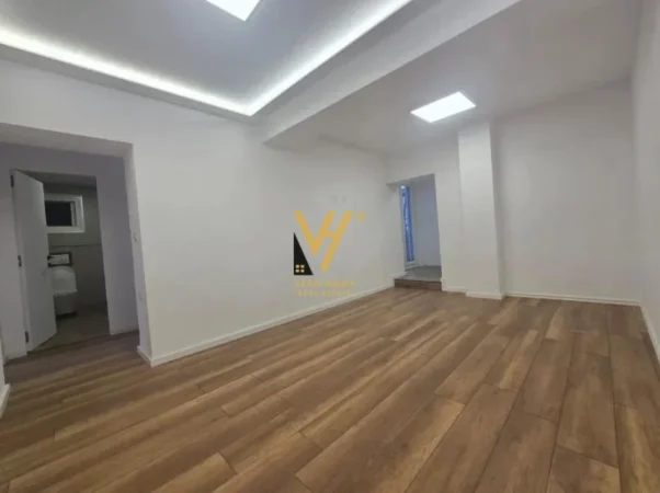 Tirane, jepet me qera zyre Kati 2, 78 m² 750 € (BRRYL)